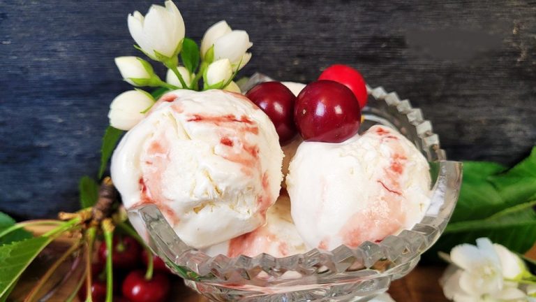 Теперь никогда не покупаю мороженое: 10 минут — и «Пломбир» как в магазине готов