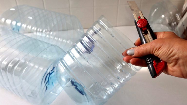 Для меня пятилитровые бутылки — ценная тара. Какую практичную вещь для дома из них сделала