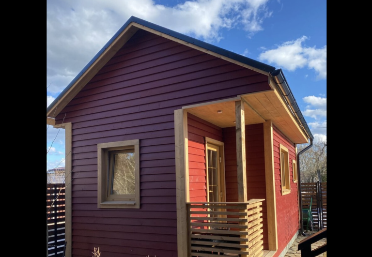 Мы с мужем построили маленький, но как по нам уютный домик на 18 м². Нуждаемся в вашей оценке