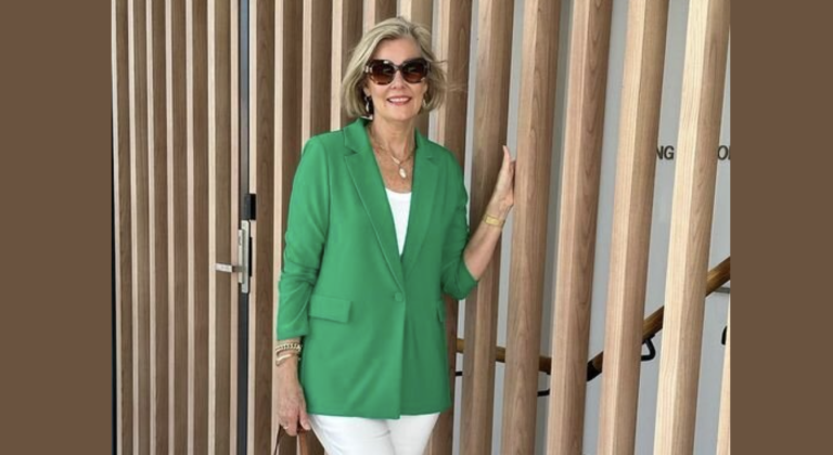 Если вам за 60, то выглядеть нужно вот так. 10 образов, которые вы сможете собрать сами