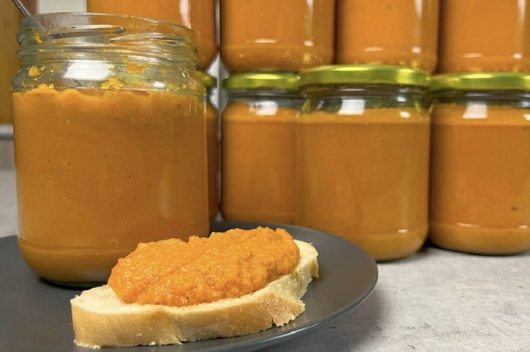 Кабачковая икра как в детстве: готовлю сразу много, чтобы на долго хватило. Банки храню в квартире