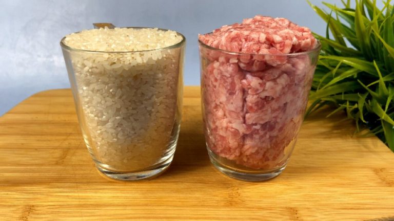 Беру стакан фарша и стакан риса: такое блюдо я ела еще когда училась в школе. Забытый рецепт из Советской столовой