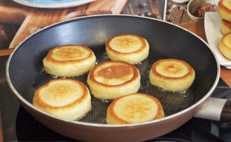 Оладьи пышные как пончики за 15 минут: вкусные, воздушные и нежные