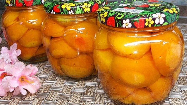 Пока сезон-закрываю побольше. Абрикосы в сиропе дольками на зиму без стерилизации. Просто и вкусно