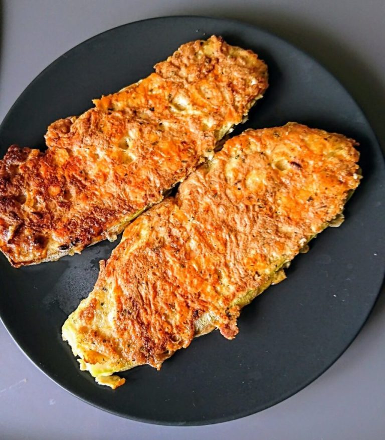 Этот рецепт из кабачков покорил интернет. Ну очень вкусно. И так просто.