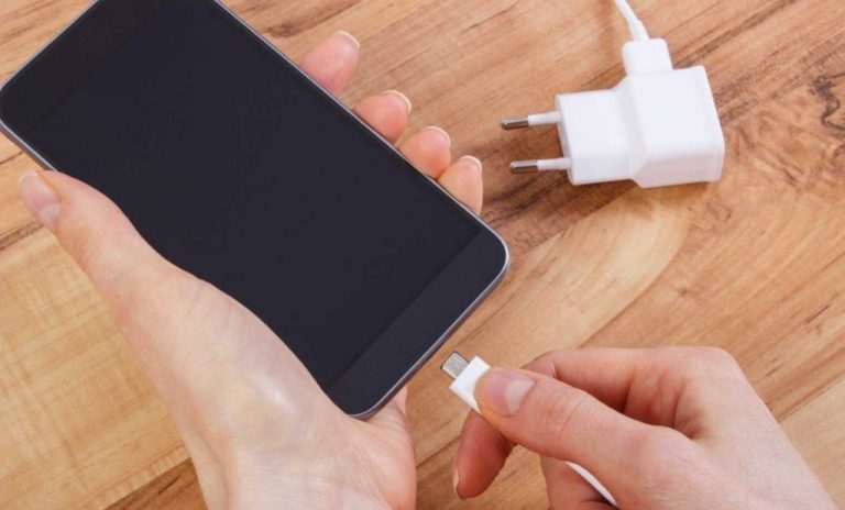 3 ошибки при зарядке телефона. Так не делайте, чтобы новый телефон не пришлось покупать