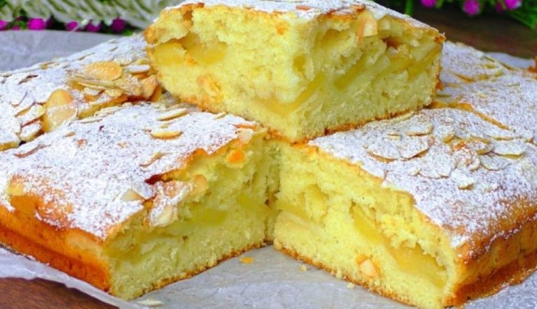 Потрясающе вкусный яблочный пирог: все смешиваем и в духовку. Просто и вкусно. Делюсь рецептом