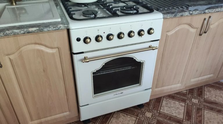 Мне уже за 50, а я только сегодня узнала, для чего нужен нижний ящичек в печке. Делюсь своим открытием