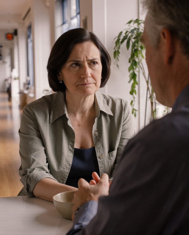 У Ани будет ребенок от меня, я ухожу. Машину и квартиру заберу – заявил муж, но не ожидал, как отреагирует жена