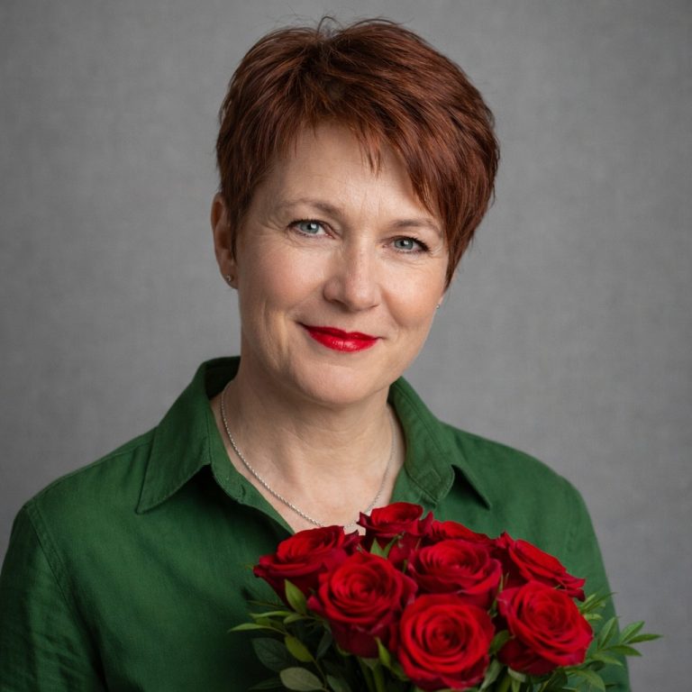 — У меня для тебя две новости, — начал Юра с загадочной улыбкой